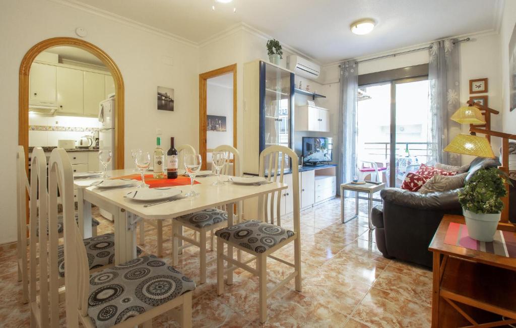 Cozy Apartment In Torrevieja With Wifi photo 2