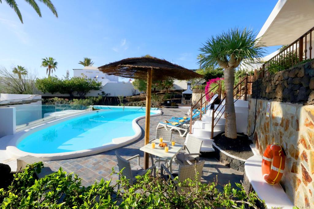 Wonderful Puerto Del Carmen Villa Central Location Villa Cilla Sea Views photo 2