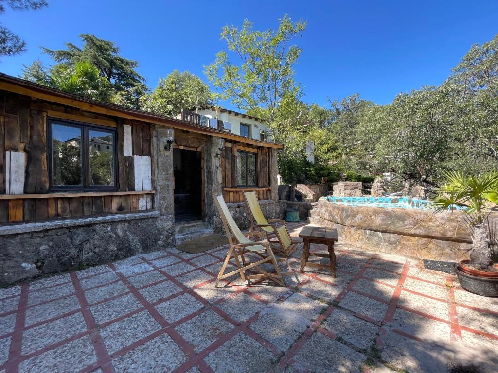 Booking.com: Hotels in Miraflores de la Sierra. Book your hotel now! photo 2