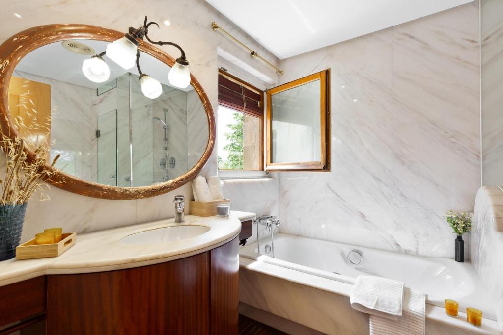 Booking.com: Hotels in Monells. Book your hotel now! photo 3