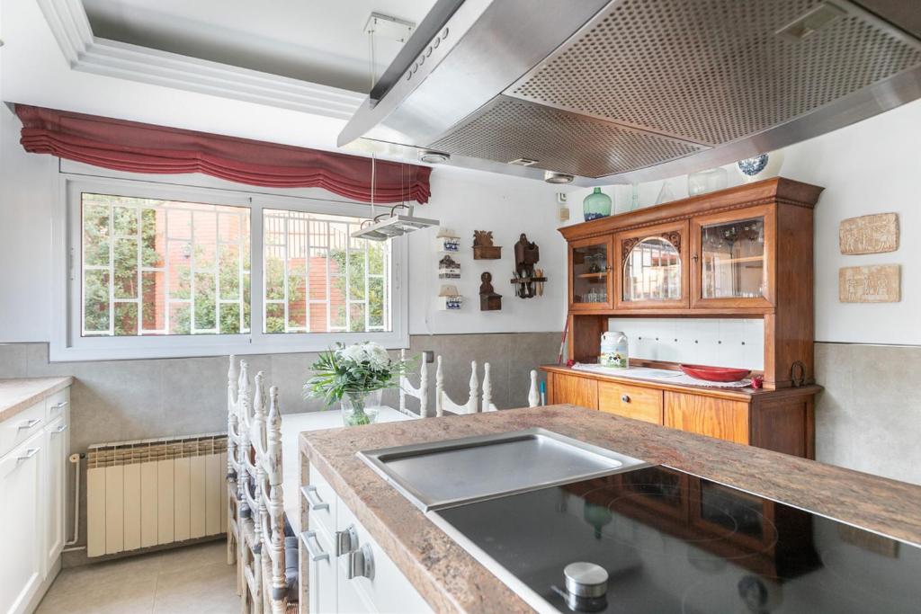 TOWANDA HOUSE photo 2