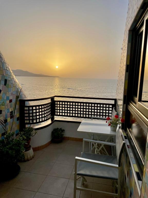 Sea&Sunset great balcony view — photo 1