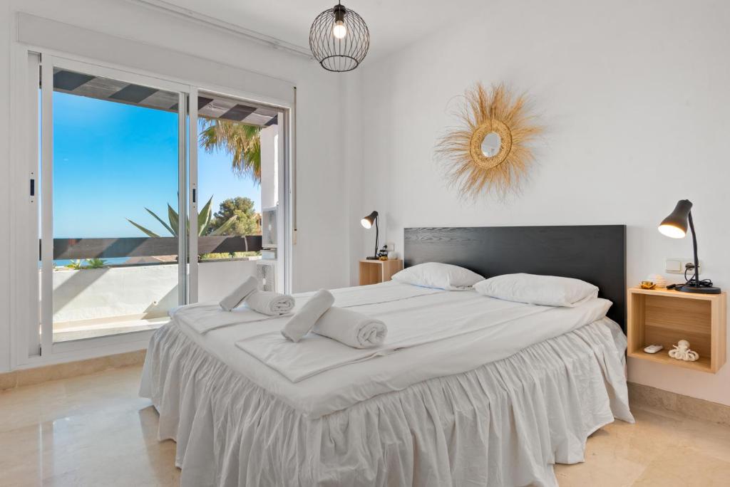 Calahonda apt by Costarentals - Ref 205 photo 2