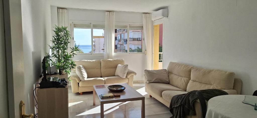 Apartment with sea view in Torremolinos — photo 1