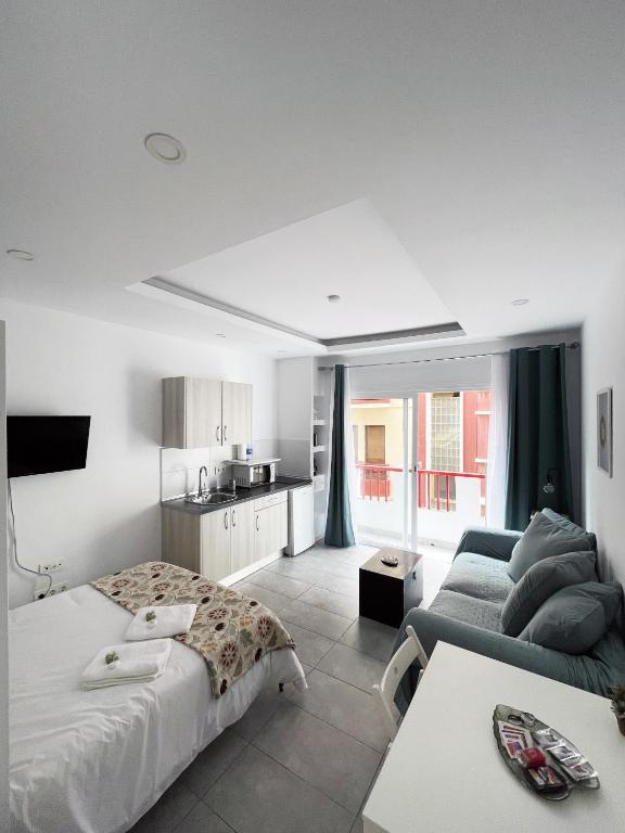 Stylish Studio Gio 211 photo 2