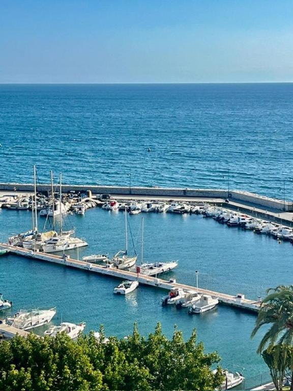 Booking.com: Hotels in Estepona. Book your hotel now! — photo 1