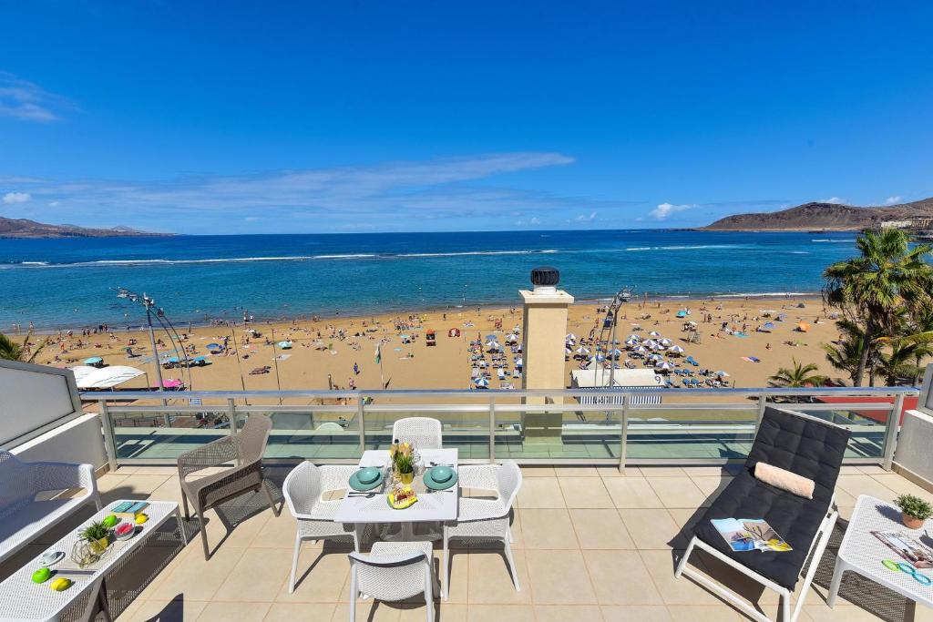 Apartment over the sea Las Canteras MC by VillaGranCanaria — photo 1