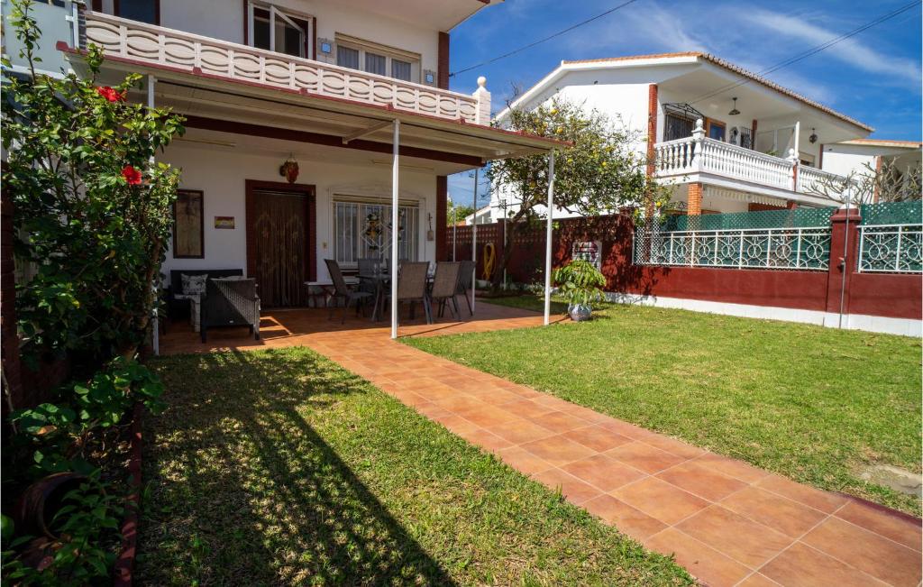 4 Bedroom Gorgeous Home In Torre De Benagalbón photo 2