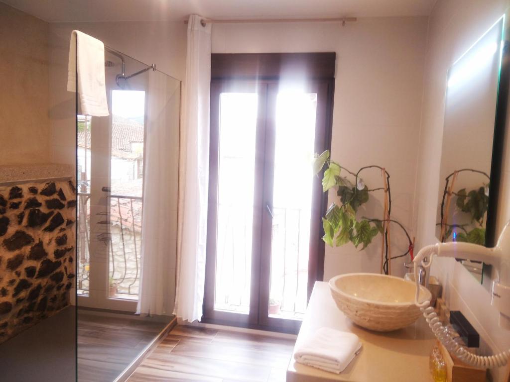 Habitación ideada para parejas con Jacuzzi photo 3