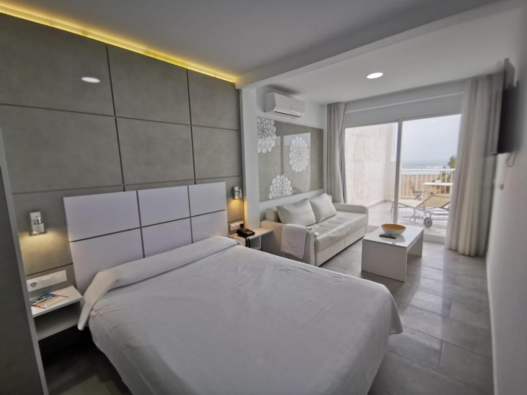 Sol Playa Suites photo 2