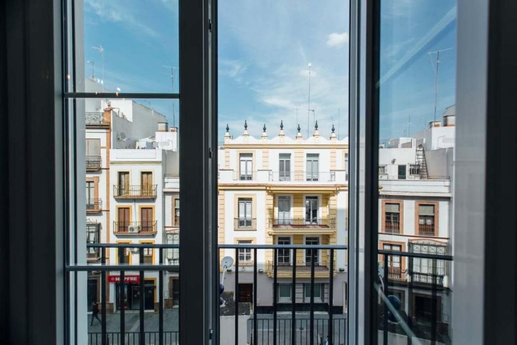Spacious Elegant 3BR in the Center of Seville photo 2