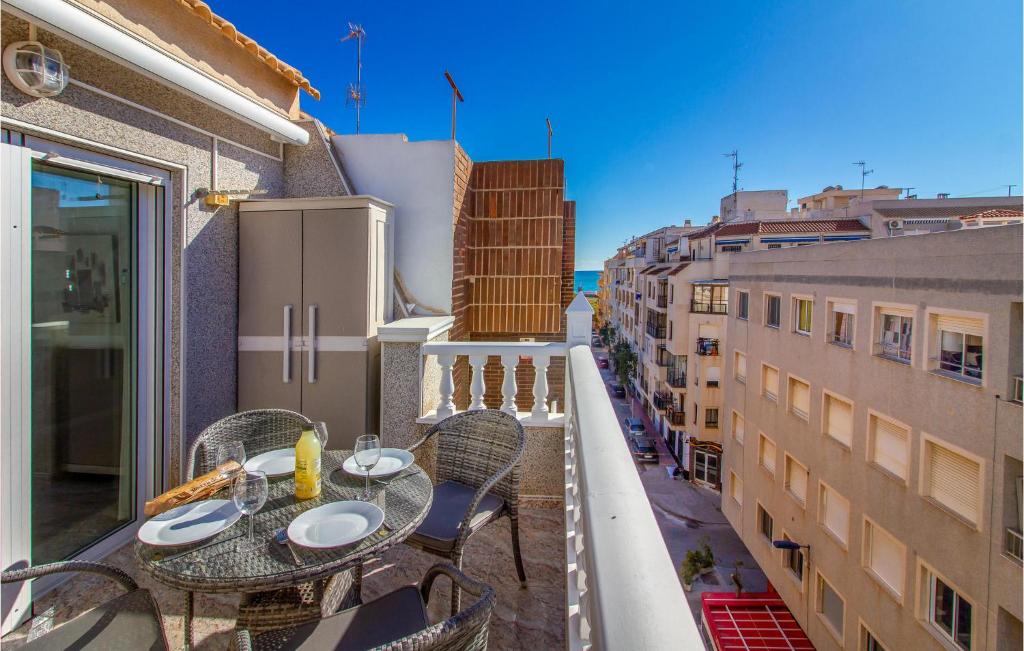2 Bedroom Gorgeous Apartment In Torrevieja — photo 1