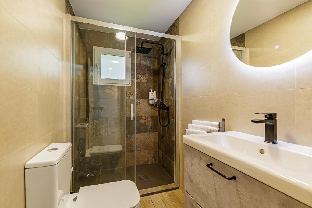 Tilman's House - Deluxe Retreat with Stunning View photo 3