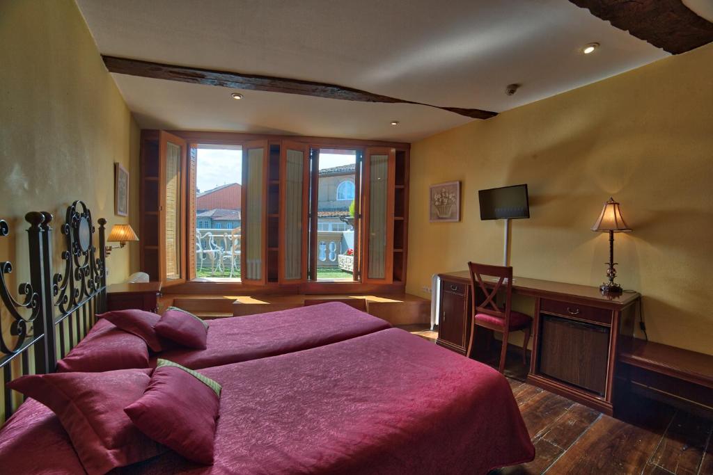 Hostal Santo Grial photo 2