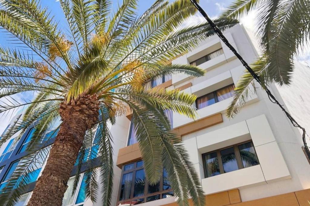 HJS Plaza Suites Apartments II — photo 1