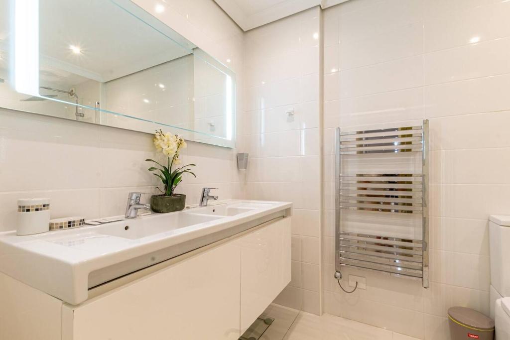 Top Floor Ocean View Apt by Dream Homes Tenerife photo 3