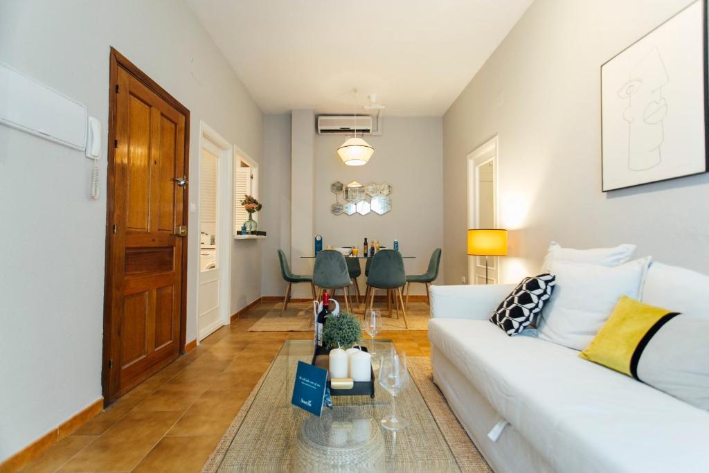Bright Apt Full of Light Near El Divino Salvador photo 2