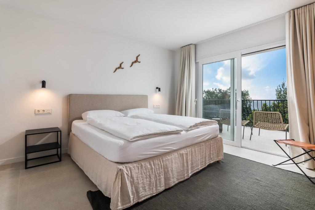 Semi-detached Villa with Sea Views photo 2
