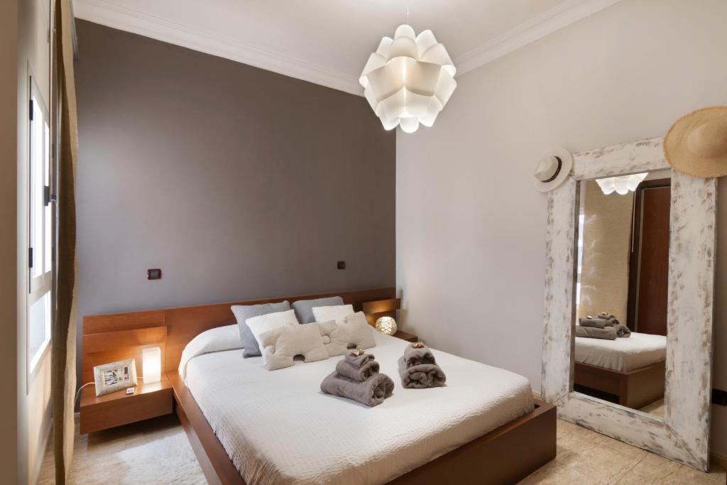 Next To Las Canteras Beach Charming photo 2