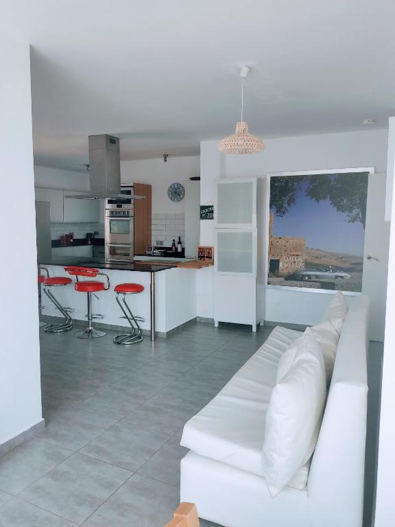Torreguadiaro Villa - 2 mins walk from the bars and restaurants photo 3