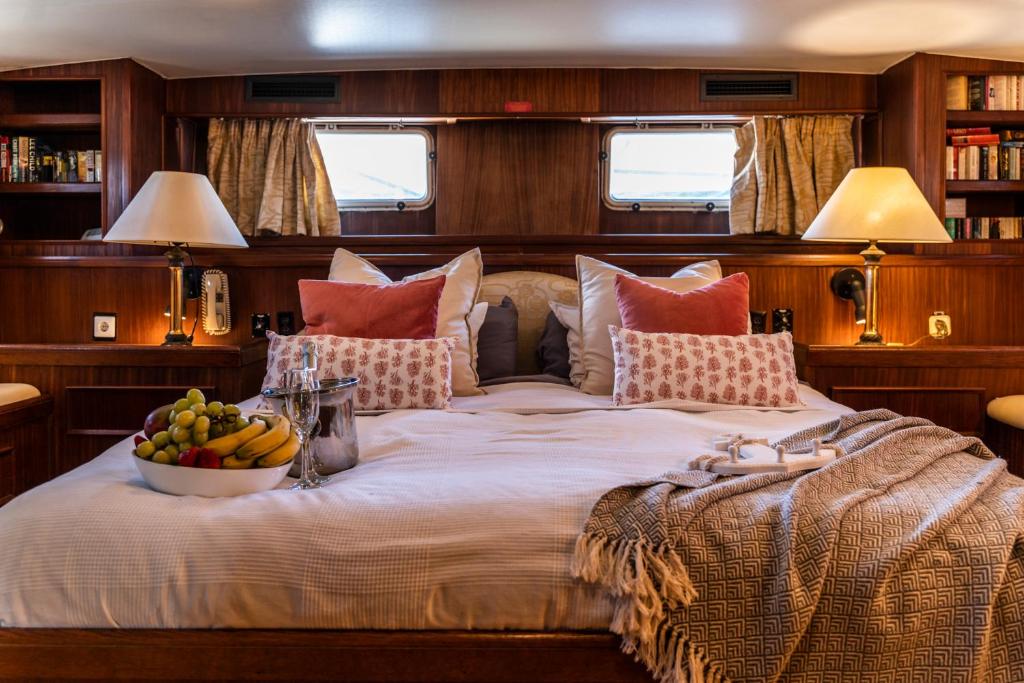 Hotel Yacht Our Alissa photo 2