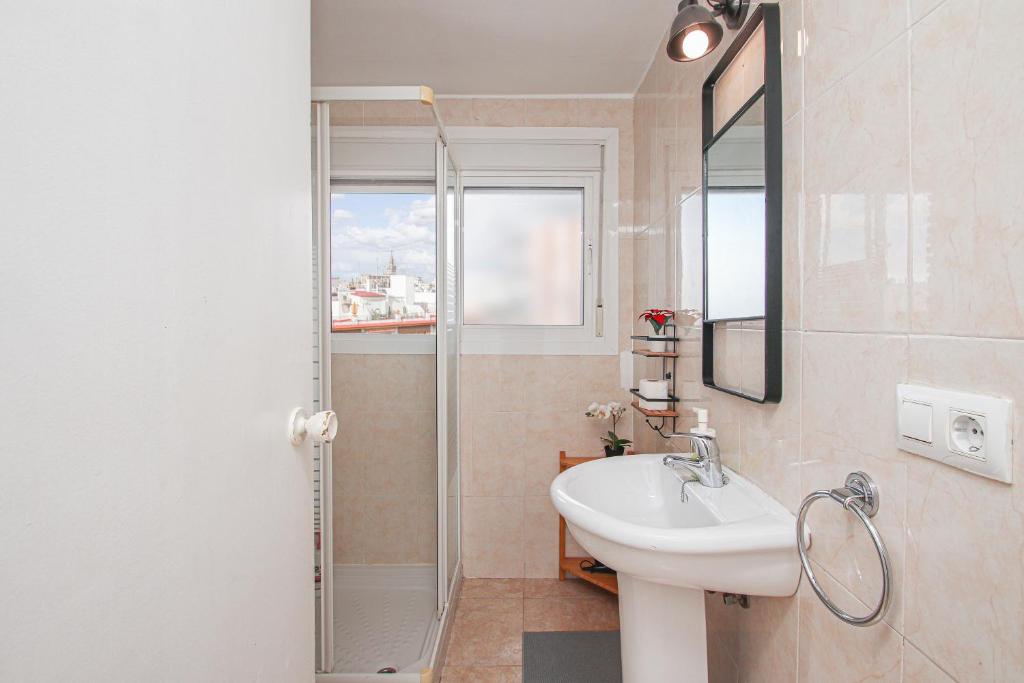 Stunning apt w views to Giralda - 15 minutes walk photo 3