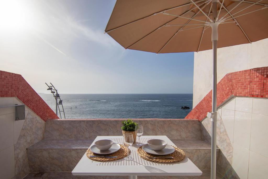 Apartamento frente a la playa de Las Canteras C68 — photo 1