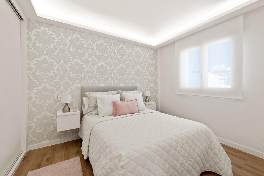 Sunny modern Apartment Perfect located photo 2