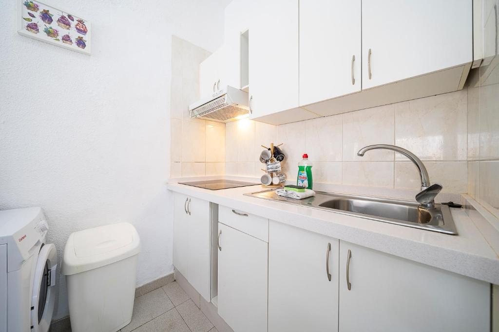 Seguro El Sol - 2 bed sunkissed property with pool and tennis court photo 3