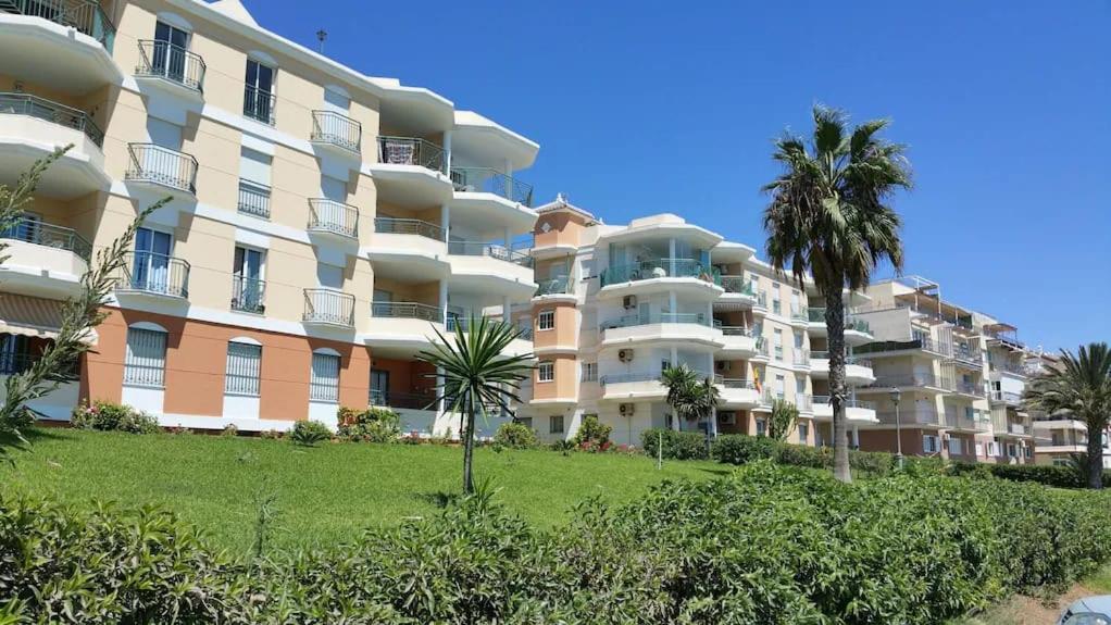 Wild Palms Apartment — photo 1