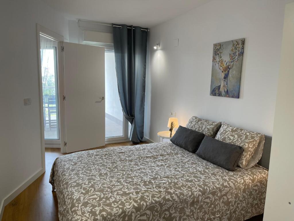 Apartamentos con terraza frente al mar by Color Flats photo 2