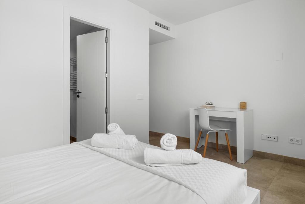 Infinity Pool apt by Costarentals - Ref M44 photo 2