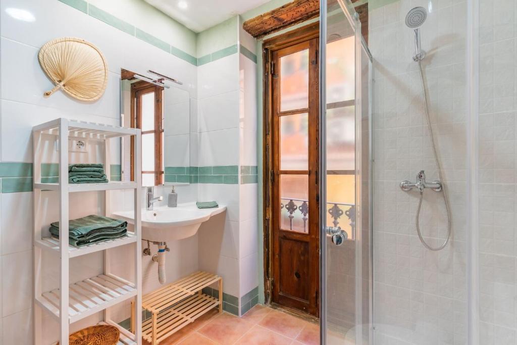 Invalencia - Cerrajeros Central Market photo 3