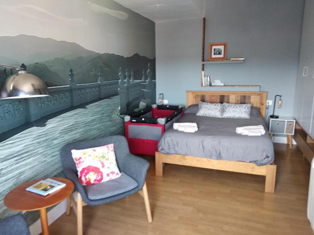 OFERTA ESPECIAL ÚLTIMA HORA - SARAKATUA15 - vistas espectaculares - familias y parejas - 2 dormitorios independientes - amplio salón cocina comedor - tarjeta parking OTA GRATIS - Julio y agosto estancia mínima 7 noches de domingo a domingo - photo 2