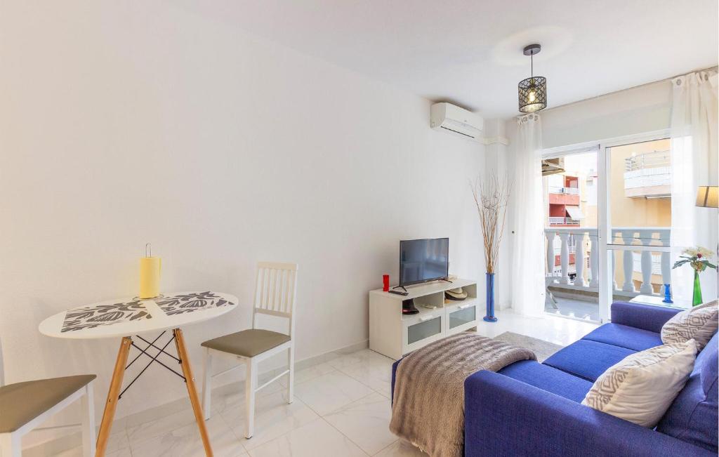 Beach Front Apartment In Torrevieja With Wifi photo 2