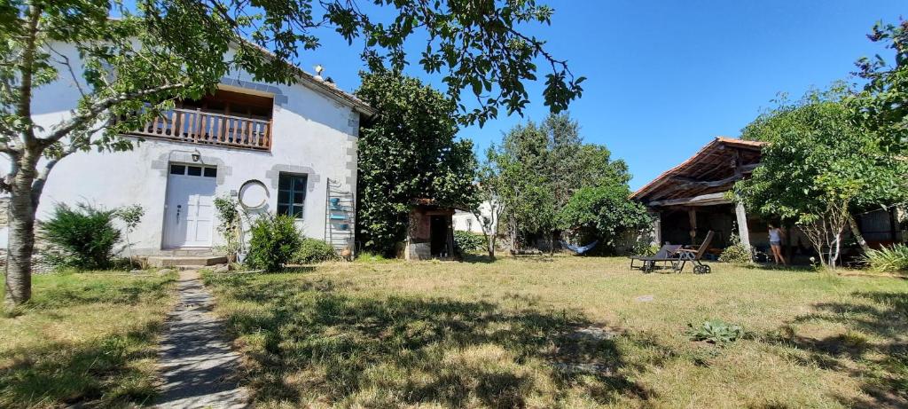 Rural house — photo 1
