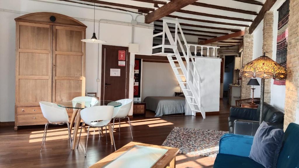 Booking.com: Hotels in Valencia. Book your hotel now! photo 2