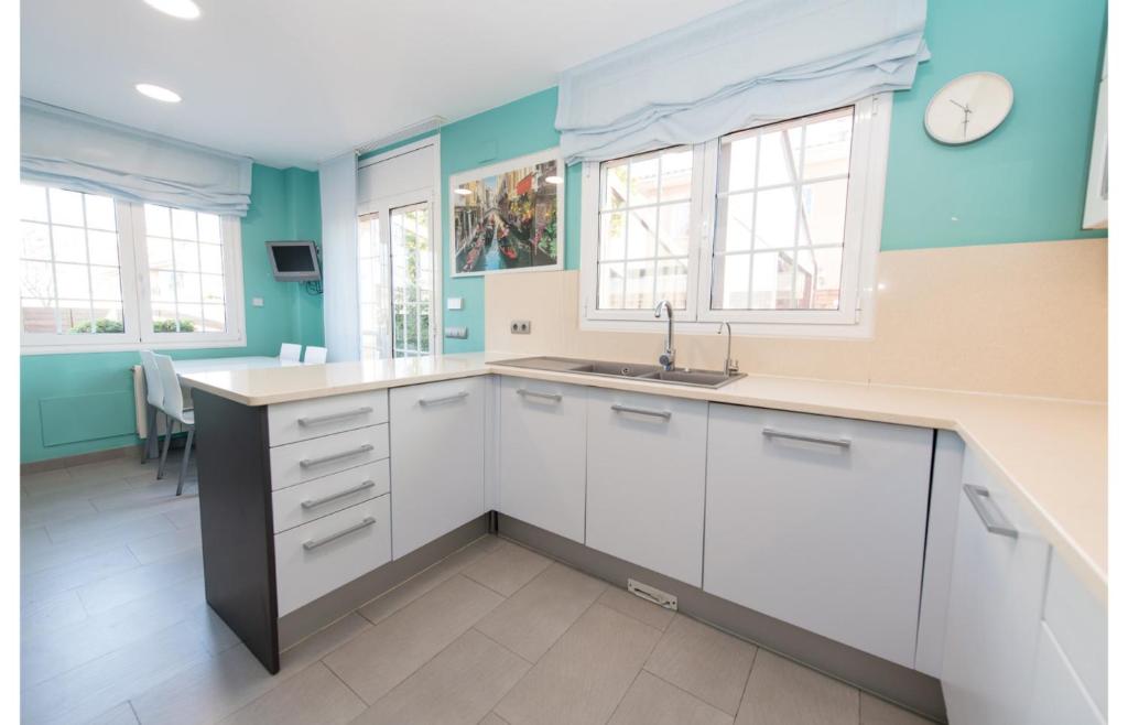 HomeHolidaysRentals Royal photo 3