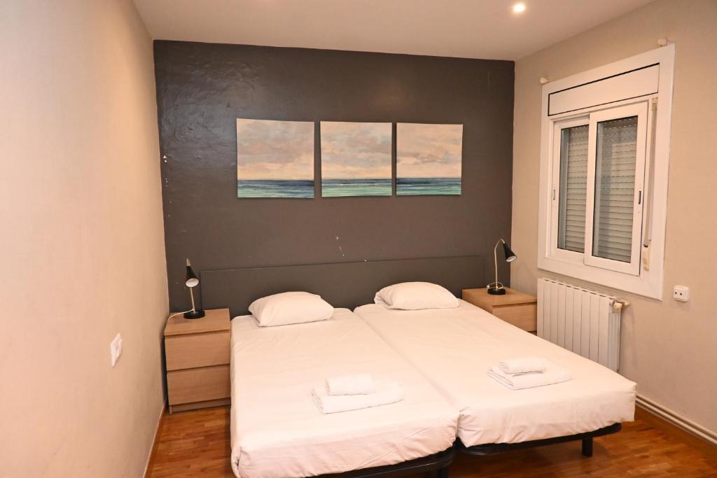 Homenfun Barcelona Sants Estación photo 2