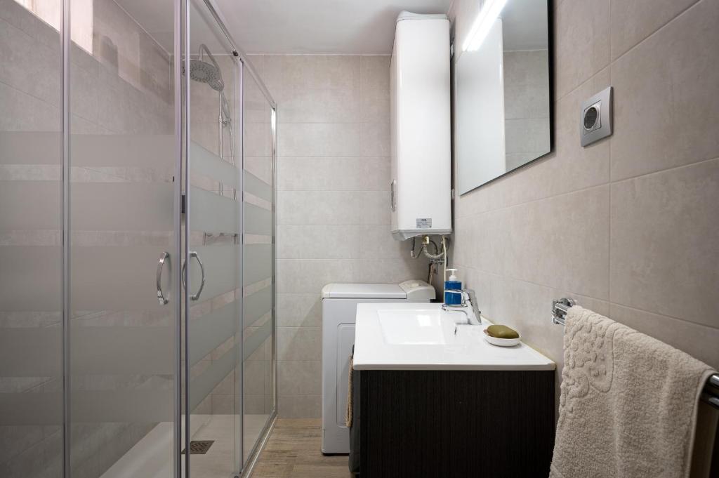 AT071 Primera línea, reformado, airco photo 3