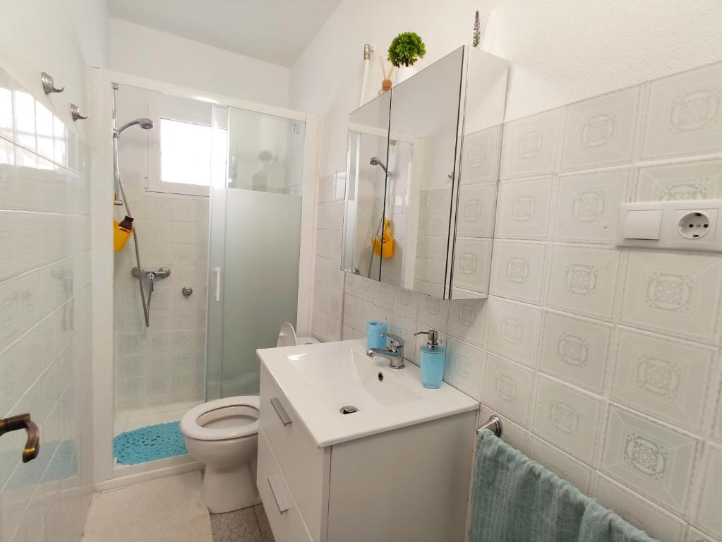 Sunny apartment near the beach photo 3