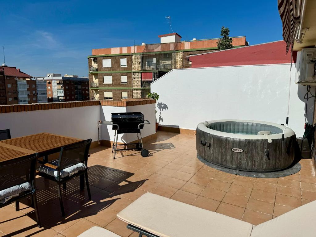 Your Long Stay Attic Home in Valencia — photo 1