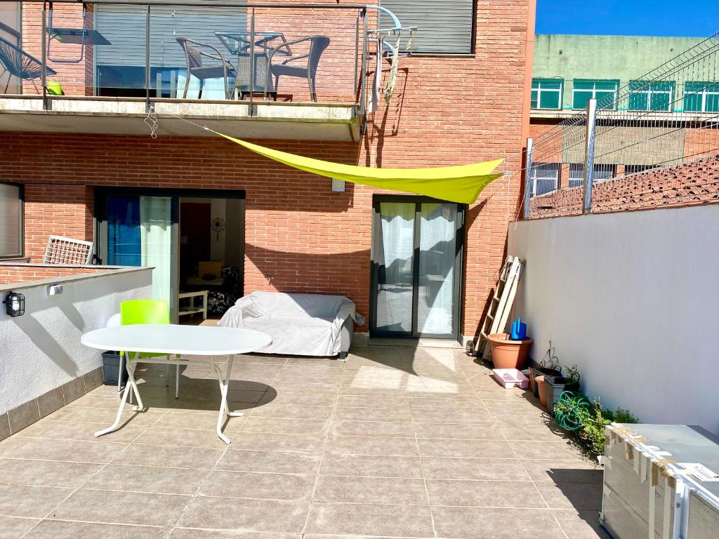 Tranquilo y con terraza — photo 1