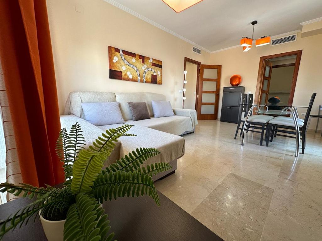 Piso en Linares zona Paseo con parking gratis — photo 1