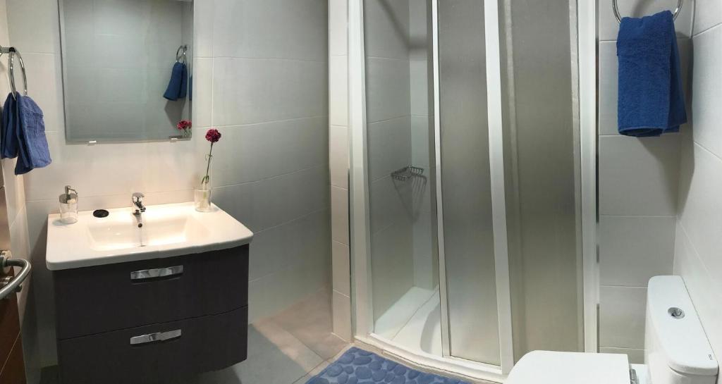 New cozy apartment next to the beach! photo 3