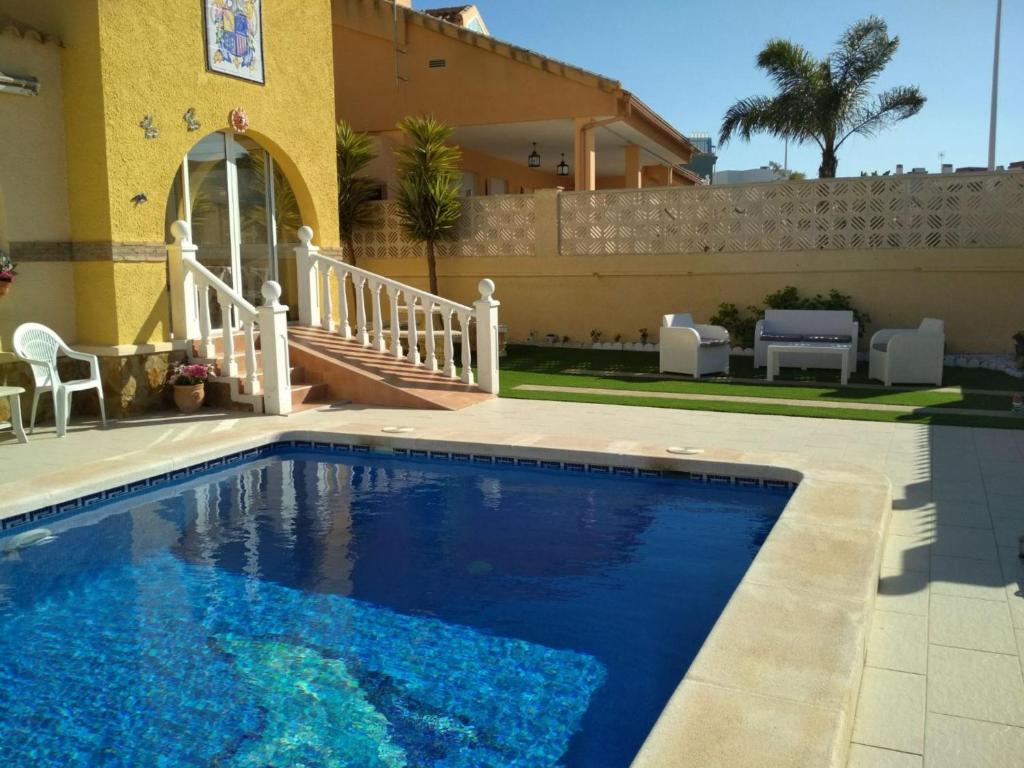 Soleada villa con piscina privada R12 by Novadesta — photo 1