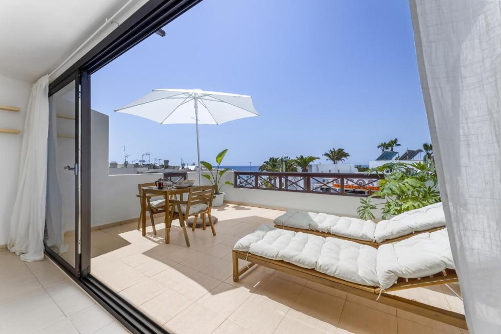 Sea view APT Puerto del Carmen — photo 1