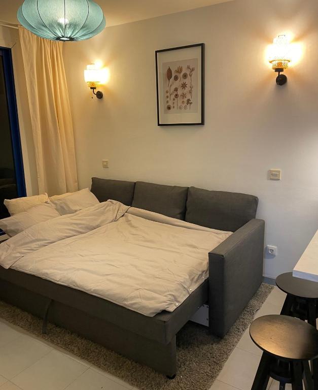 Sunny Seaview Modern apt - pool and beach access photo 2