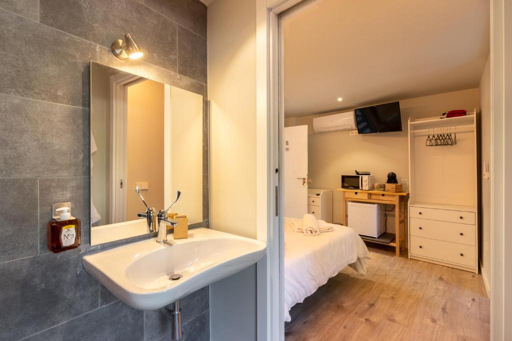 Double Room in ToledoRooms VistaPark photo 3