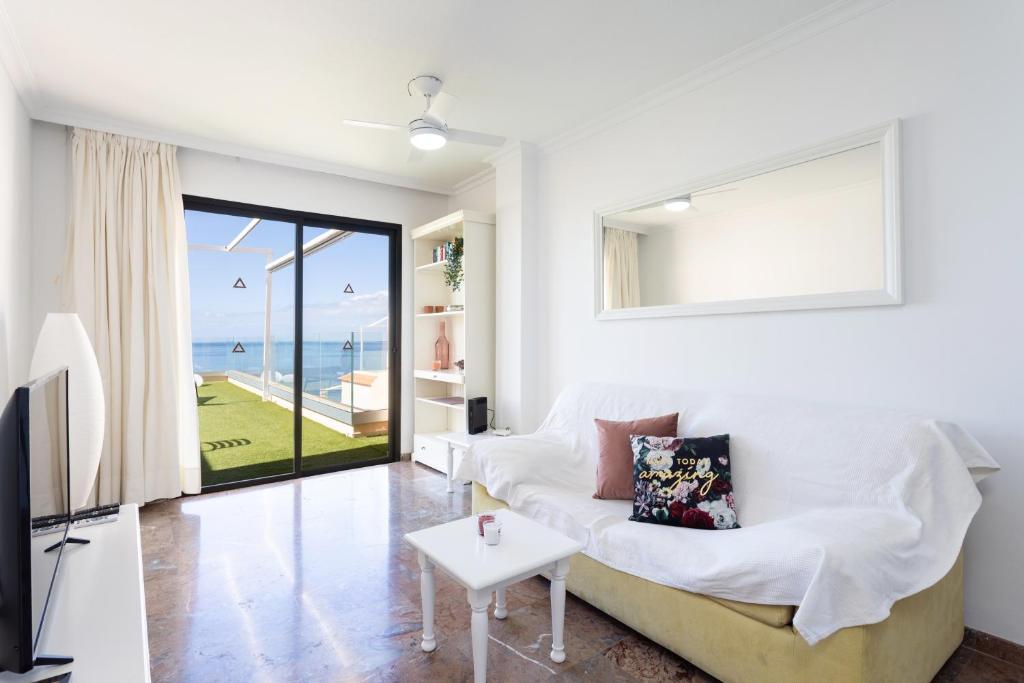 SPECTACULAR PENTHOUSE WITH AMAZING VIEWS photo 2